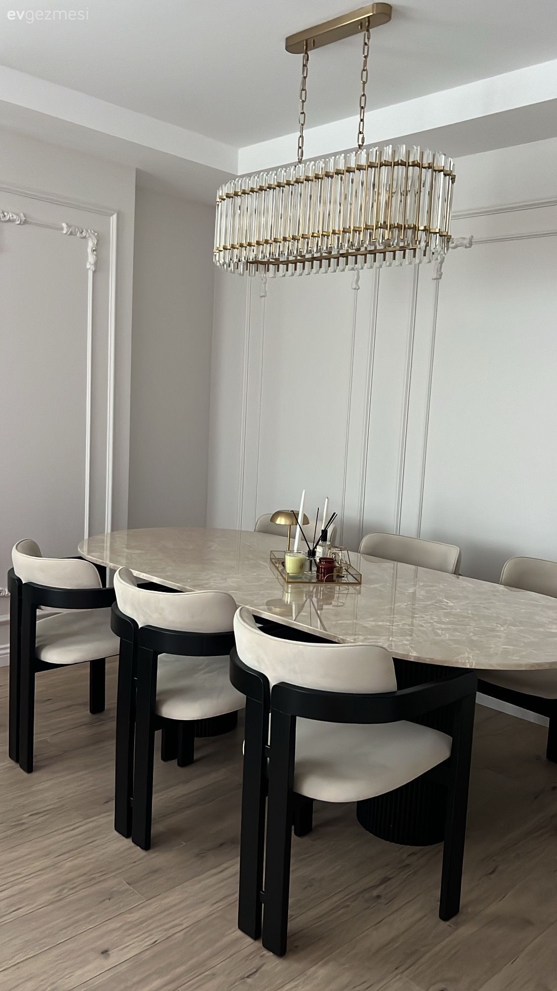 Bu İstanbul Evinde Sadelik ve Gösteriş Bir Arada