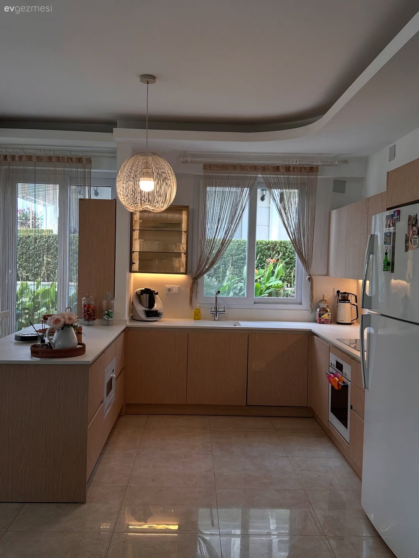 Amerikan Bu Mutfaklı Bu Dekorda Modern Esintiler Sıcak Şekilde