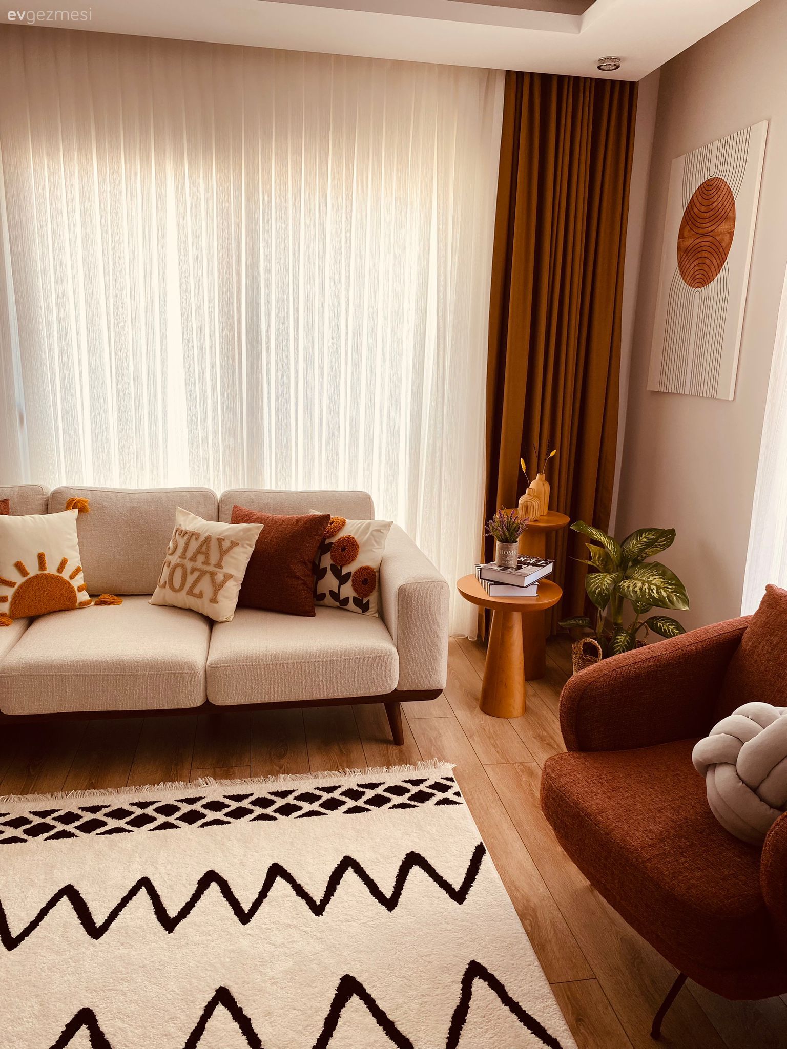 Bu Adana Evinde Kullanılan Renkler Birbirine Çok Yakışmış!