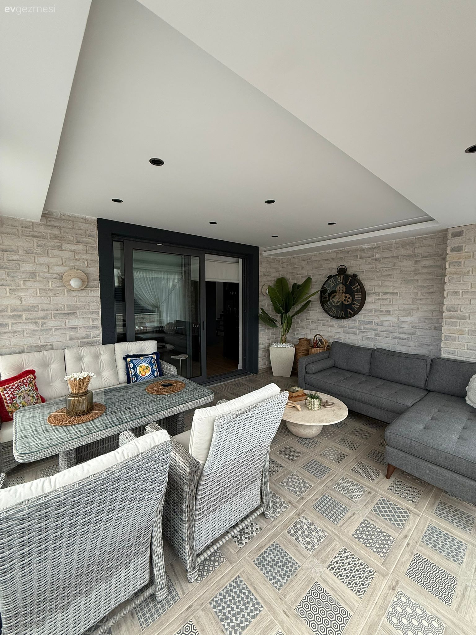 Bu Sakarya Evinde Siyah Renge Ayrıca Önem Verilmiş