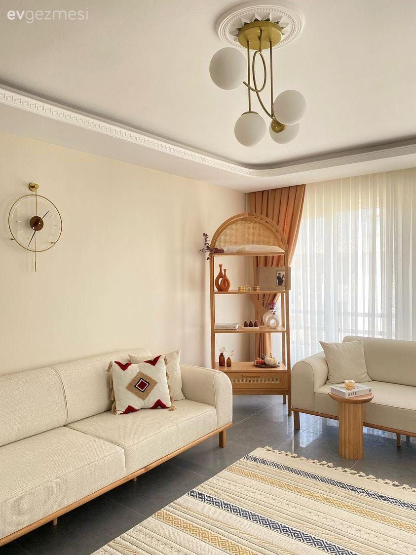 Salon, Modern, Bohem Dekorasyon, Beyaz, Krem, Ahşap Mobilya, Hasır dolap, Fon perde, Perde, Tül perde, Halı, Salon halısı, Yan sehpa, Sehpa