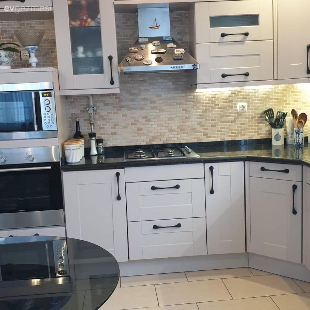 Öncesi&Sonrası: Kahverengi Kapaklar Soyulunca Beyazın Gelmesi Şart Olmuş!