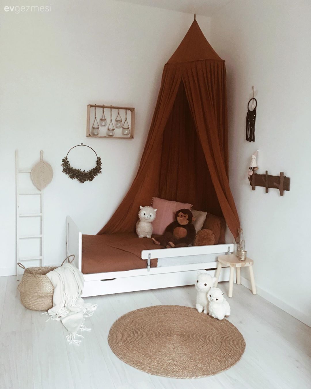 Çocuk Odası, Beyaz, Turuncu, Cibinlik, Çocuk odası duvar dekorasyonu, Çocuk odası halısı, Jüt halı, Halı, Hasır, Bohem Dekorasyon
