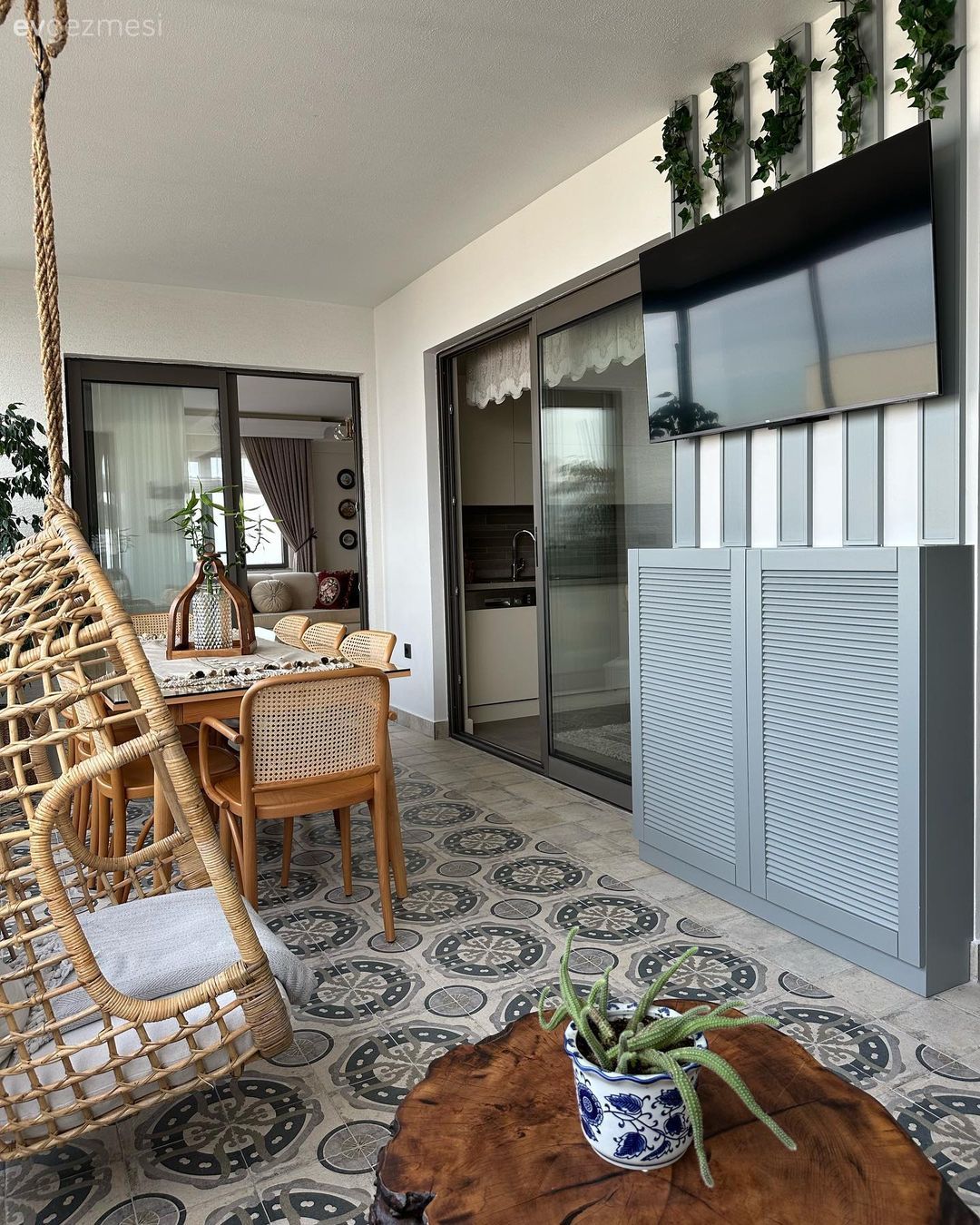 Bu Evde Kış Bahçesi İç Mekanlardan Rahatlık Noktasında Rol Çalıyor!