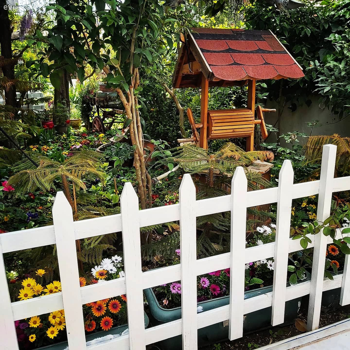 Bu Köy Evi Alışık Olunan Köy Evlerinin Biraz Ötesinde