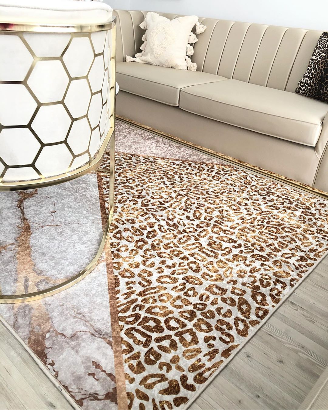 Salon, Art deko, Altın, Krem, Bej, Kahverengi, Koltuk takımı, Kırlent, Ev tekstili, Desenler, Halı, Salon halısı, Berjer