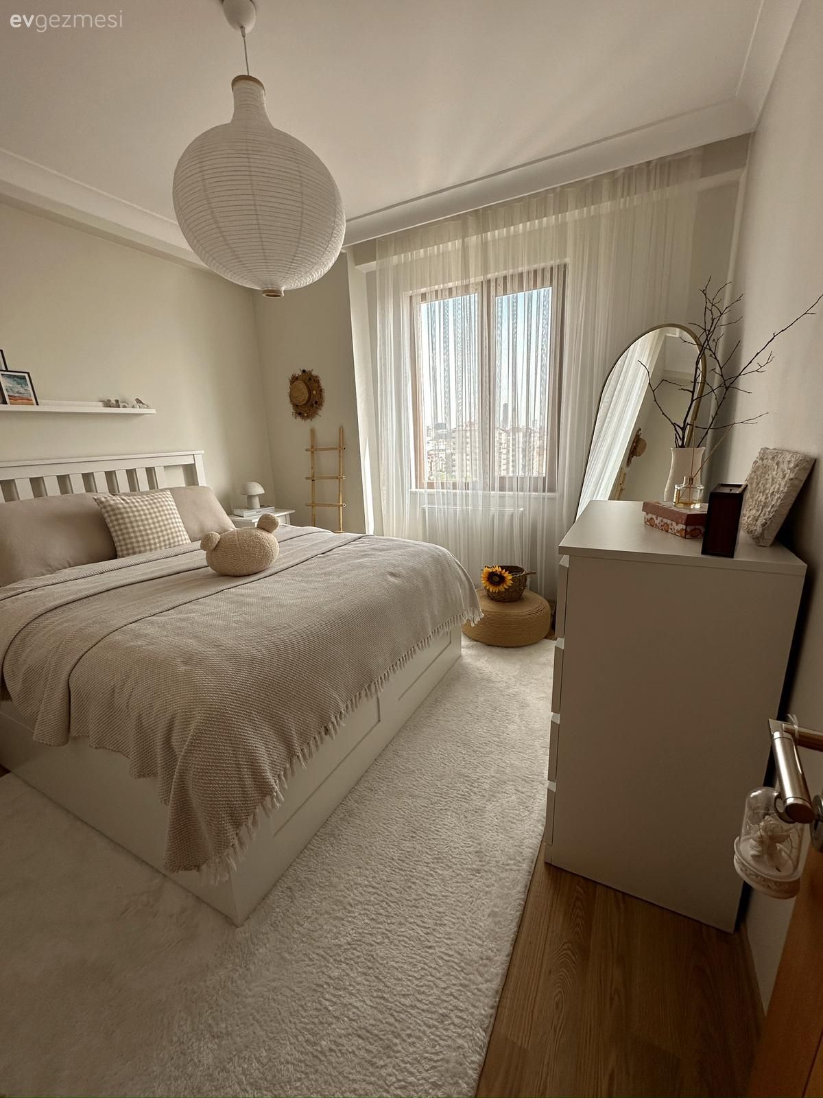 Küçük Yatak Odası Nasıl Daha Ferah Görünür?