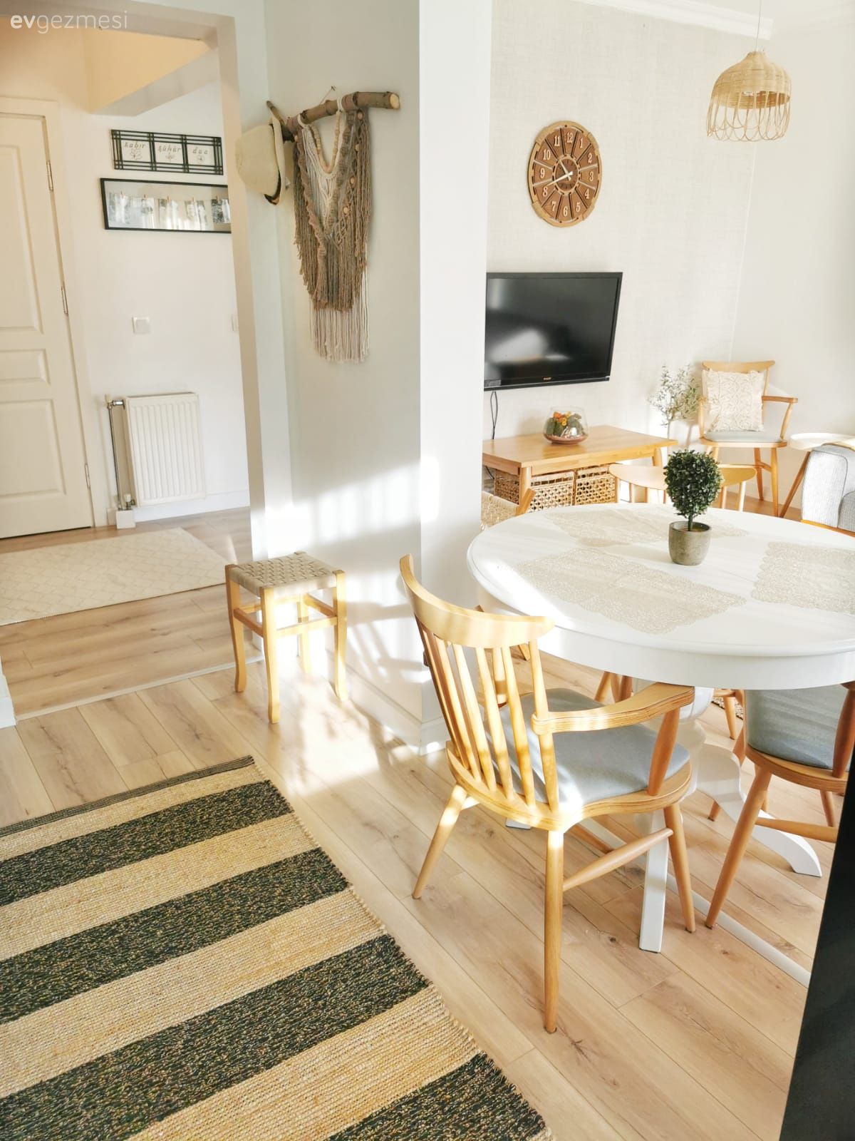 Yemek masası, Amerikan Mutfak, Mutfak, Sandalye, Mutfak masası, Ahşap Mobilya, Makrome, Halı, Bej, Vizon, Krem, Beyaz