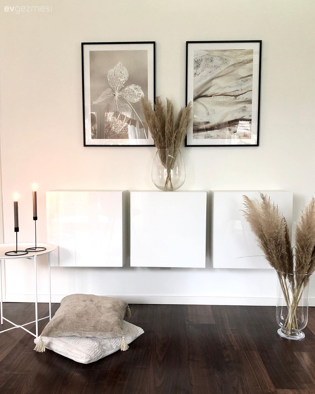 Bu Havadar Evin İçinde Açık Renkler Ahşaplarla Yoğrulmuş