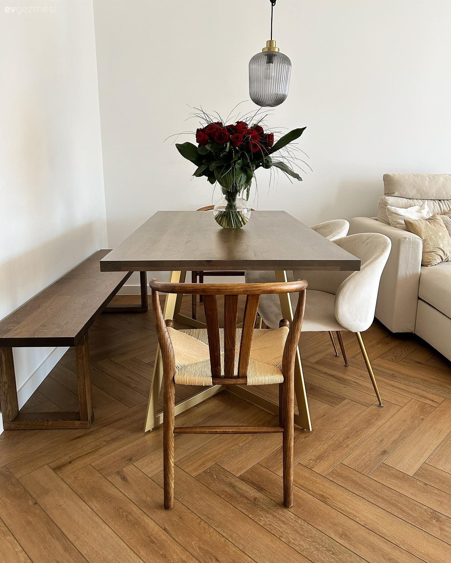 Bu Sakin Dekor Gözü Yoracak Her Şeyden Uzak Kalmış!