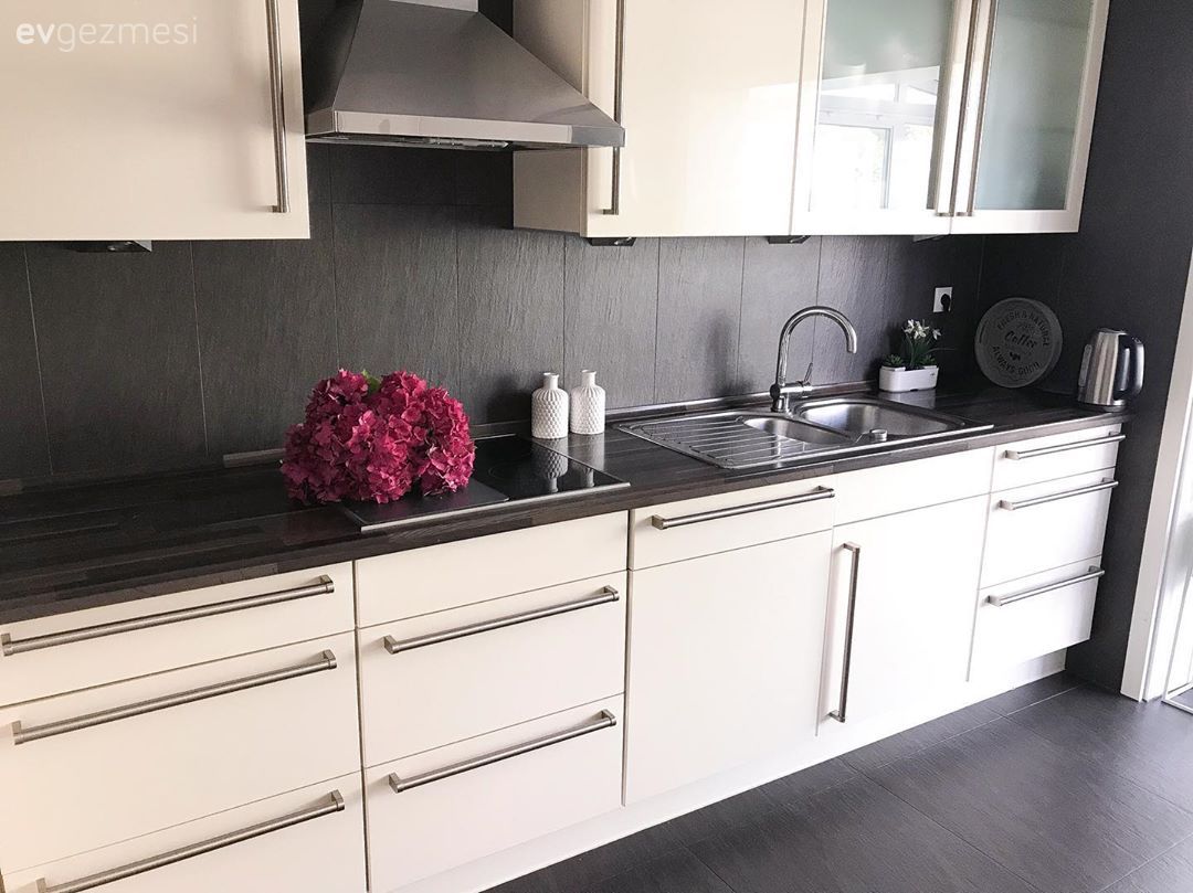 Bu Evin Dış Dekoru İçerisiyle Yarış Halinde