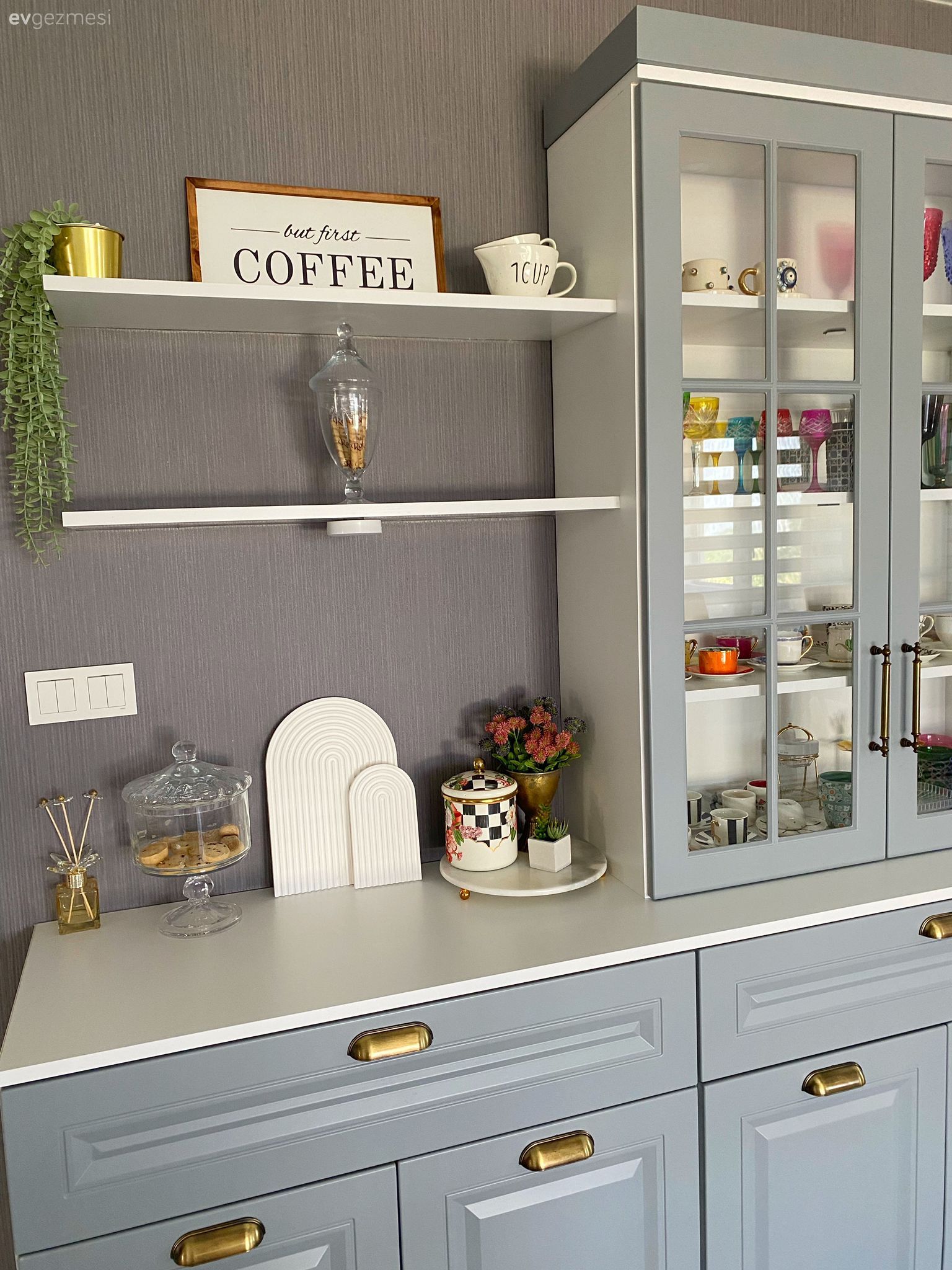 Bu Geniş Mutfakta Kahve Köşesinin Tadı Bambaşka!