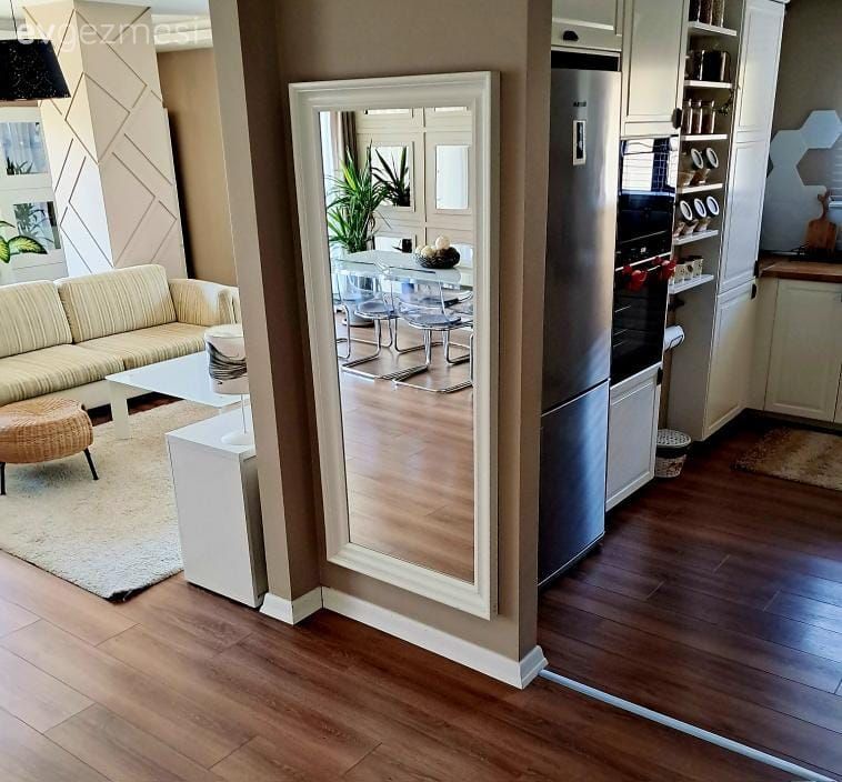 Antre, Ayna, Parke, Salon, Krem, Beyaz, Siyah