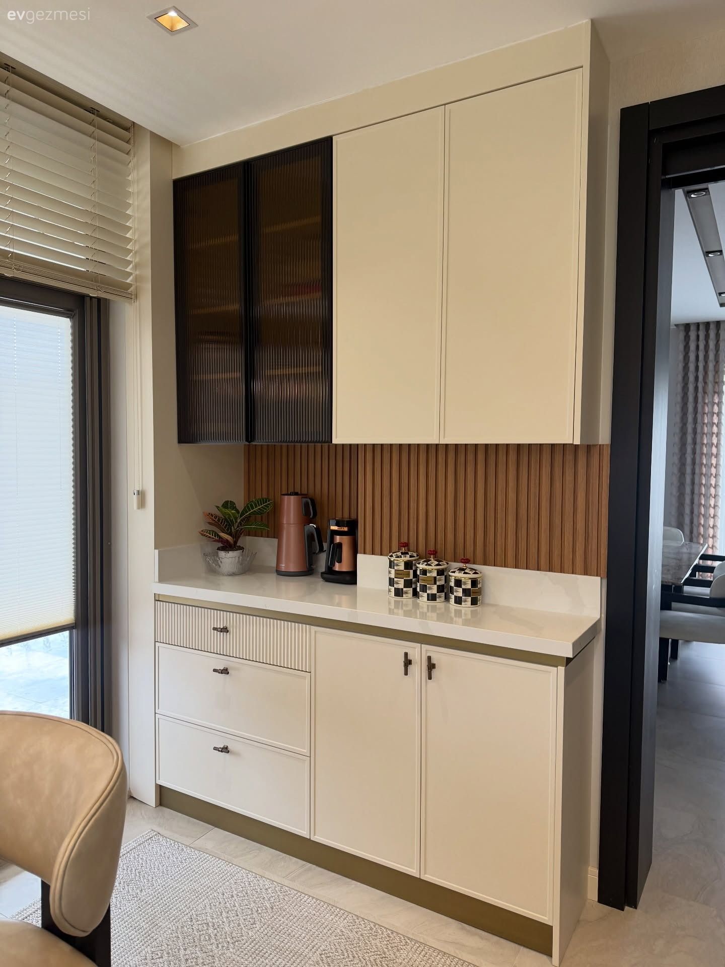 Her Köşesinde Farklı Bir Tasarıma Sahip Lüks ve Zarif Bir Mutfak