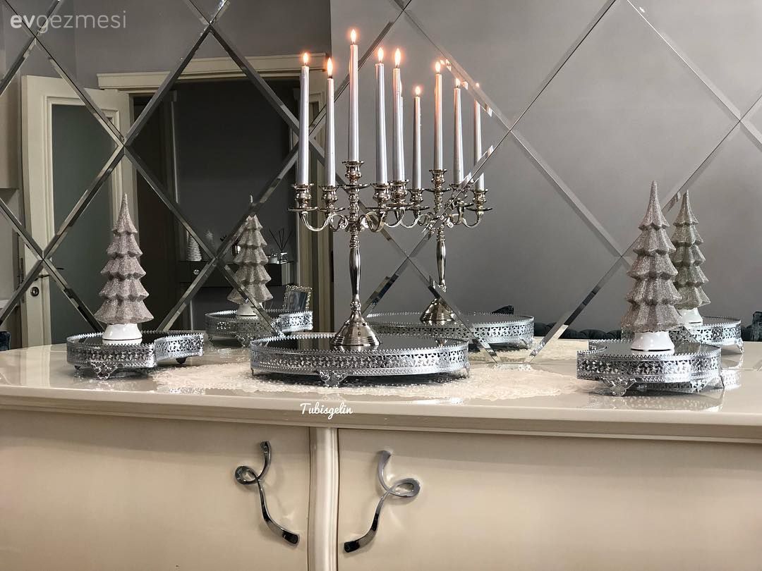 Konsol, Konsol üzeri dekoratif objeleri, Beyaz, Duvar ayna kaplama, Ayna, Baklava ayna, Duvar dekorasyonu, Şamdan, Ev Aksesuar, Dekoratif Objeler