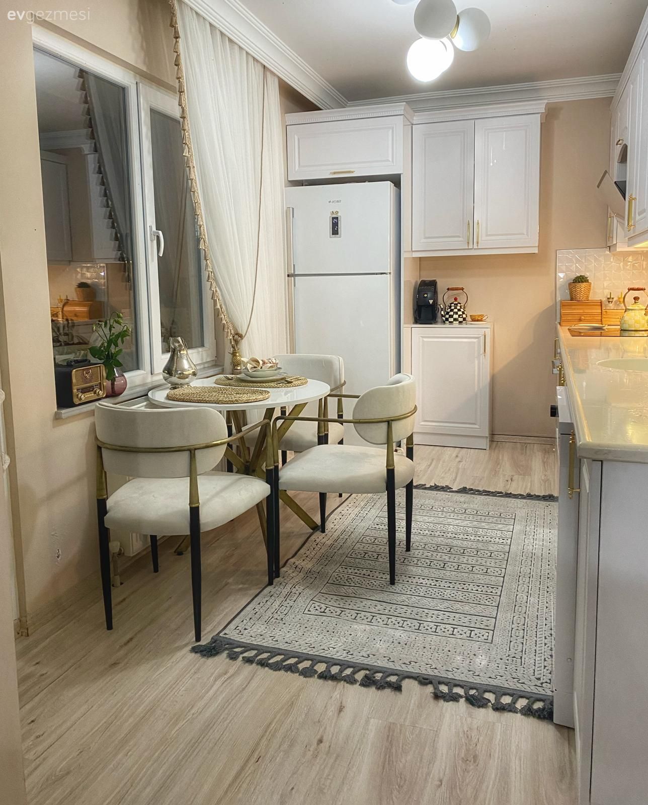 Bu Ordu Mutfağı Beyazı Her Tonuyla İçinde Saklamış