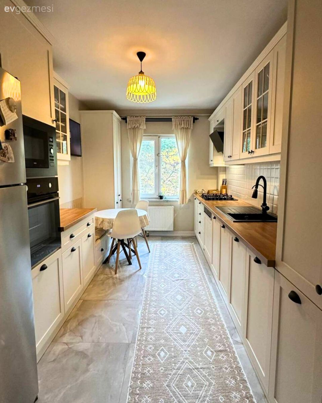 Tek Duvar Mutfak Koridor Tipine Dönünce Daha Kullanışlı Olmuş