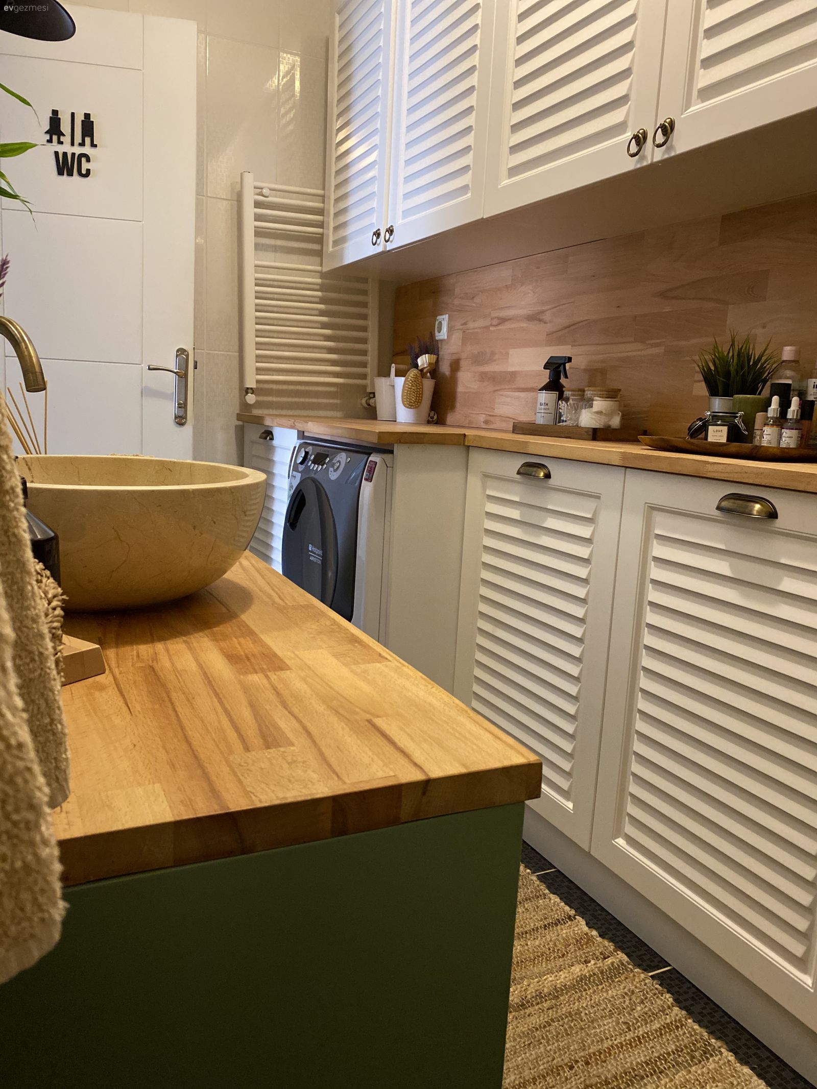 Banyo, Yeşil, Beyaz, Banyo dolabı, Banyo lavabosu, Banyo seramikleri, Banyo paspası