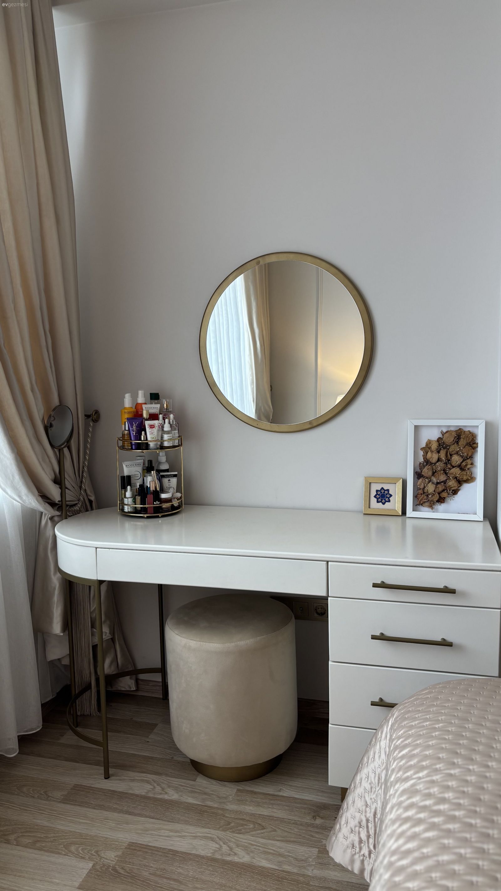 Makyaj masası, Yatak Odası, Beyaz, Krem, Ayna, Puf