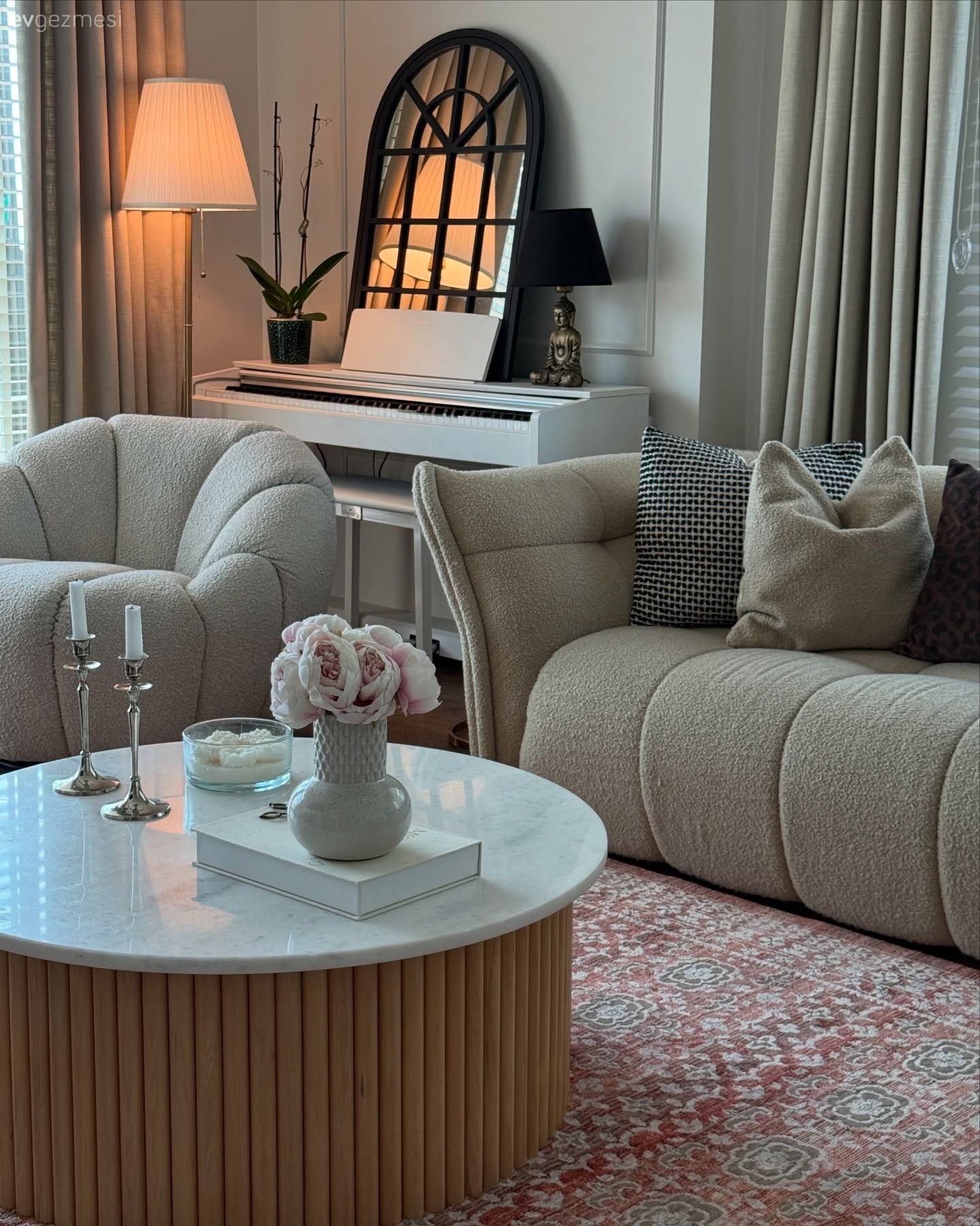 Bu Evde Farklı Tarzların Birlikteliği Uyumlu Bütünü Doğurmuş