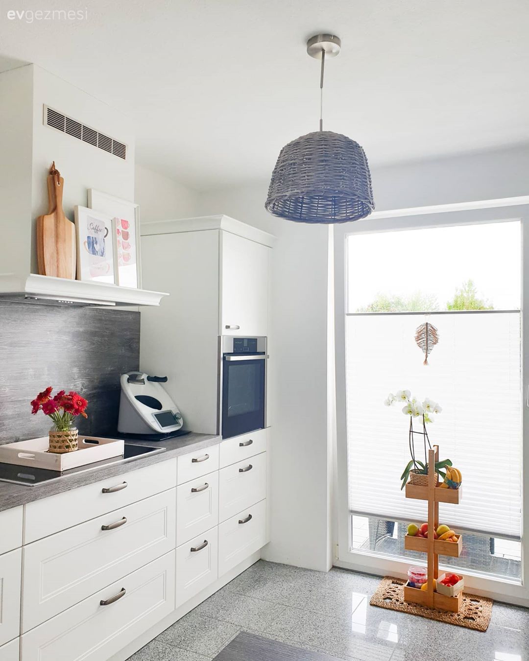 Mutfak, Beyaz, Siyah, Ankastre, Mutfak tezgahı, Mutfak tezgah arası, Mutfak rafı, Mutfak Avize Modelleri, Mutfak zemin seramikleri, Gri, Country mutfak