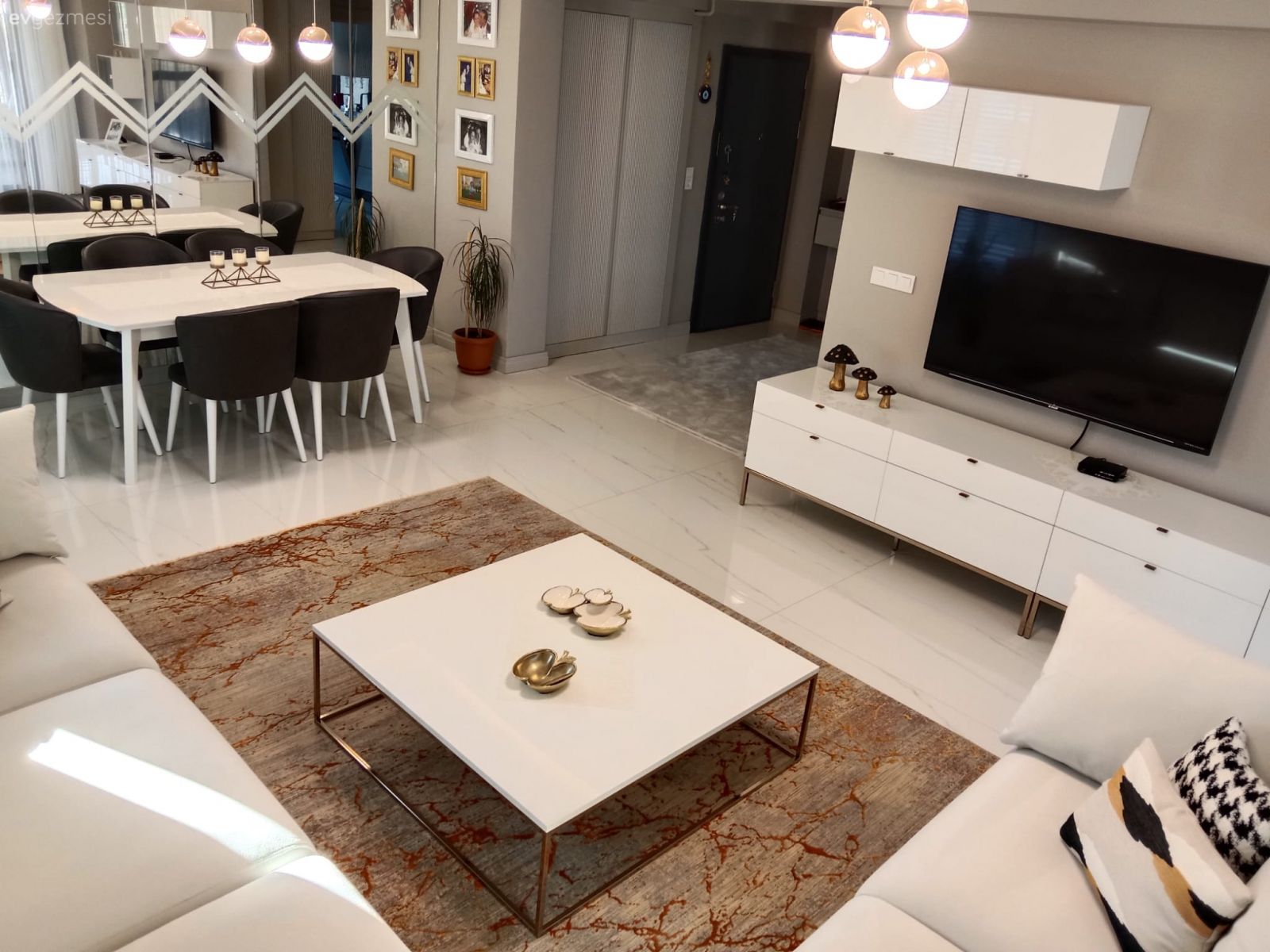 Bu Çanakkale Evinde Modern Stilin Arasına Art Deko Serpiştirilmiş!