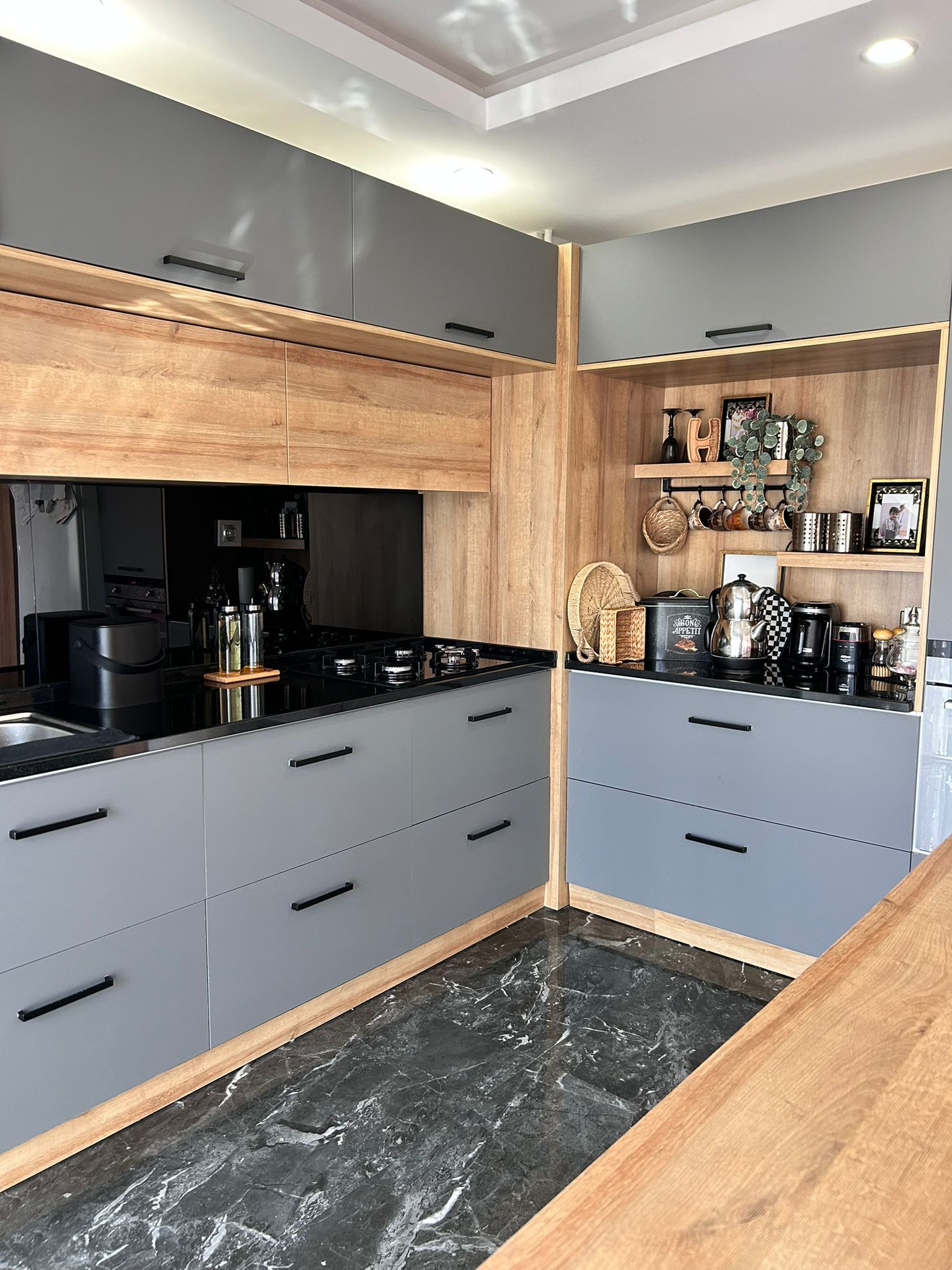 Öncesi Geleneksel Sonrası Modern ve Rustik Bir Mutfak!