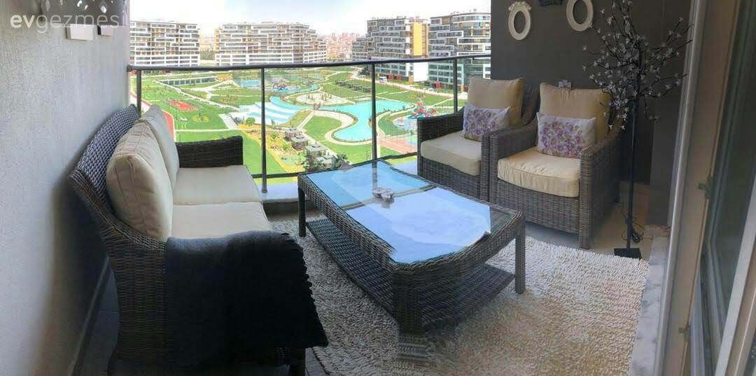 Siyah ve Beyazın Asaletini İçine Katan Bir Ankara Evi