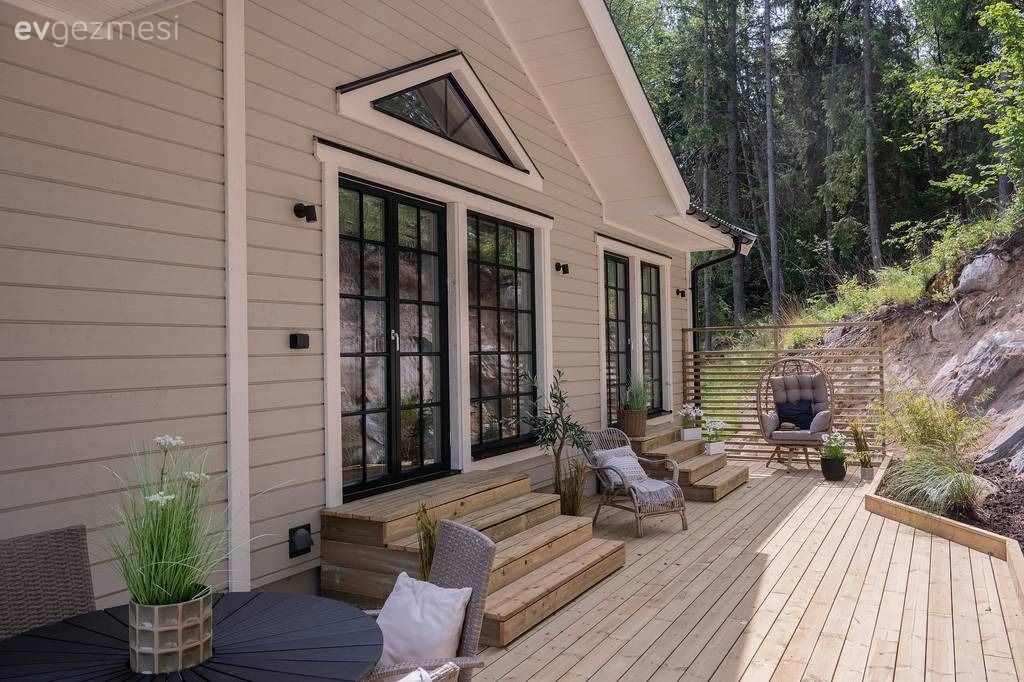 183 M2'lik Balkonlu Bu Evin Arka Cephesinde İskele Veranda Var