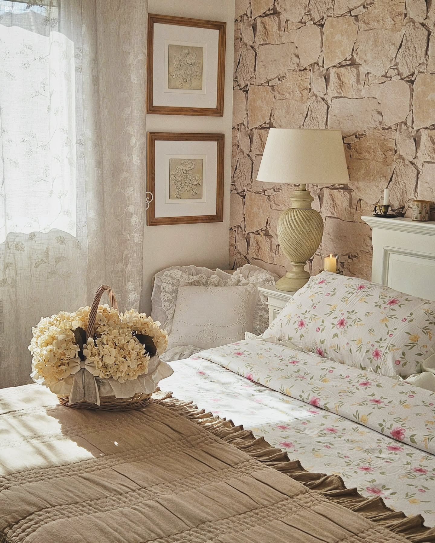 Bu Köy Evinin İçindeki Her Parça Nostaljiden Güç Almış