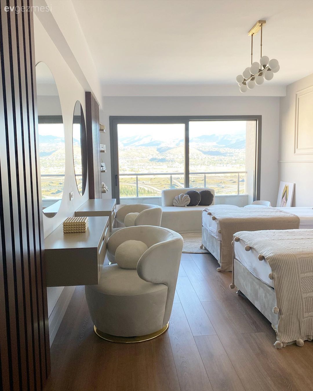 Beyaz, Krem, Bej, Çocuk Odası, Duvar çıtalama, Çocuk odası aydınlatması, Sandalye, Berjer