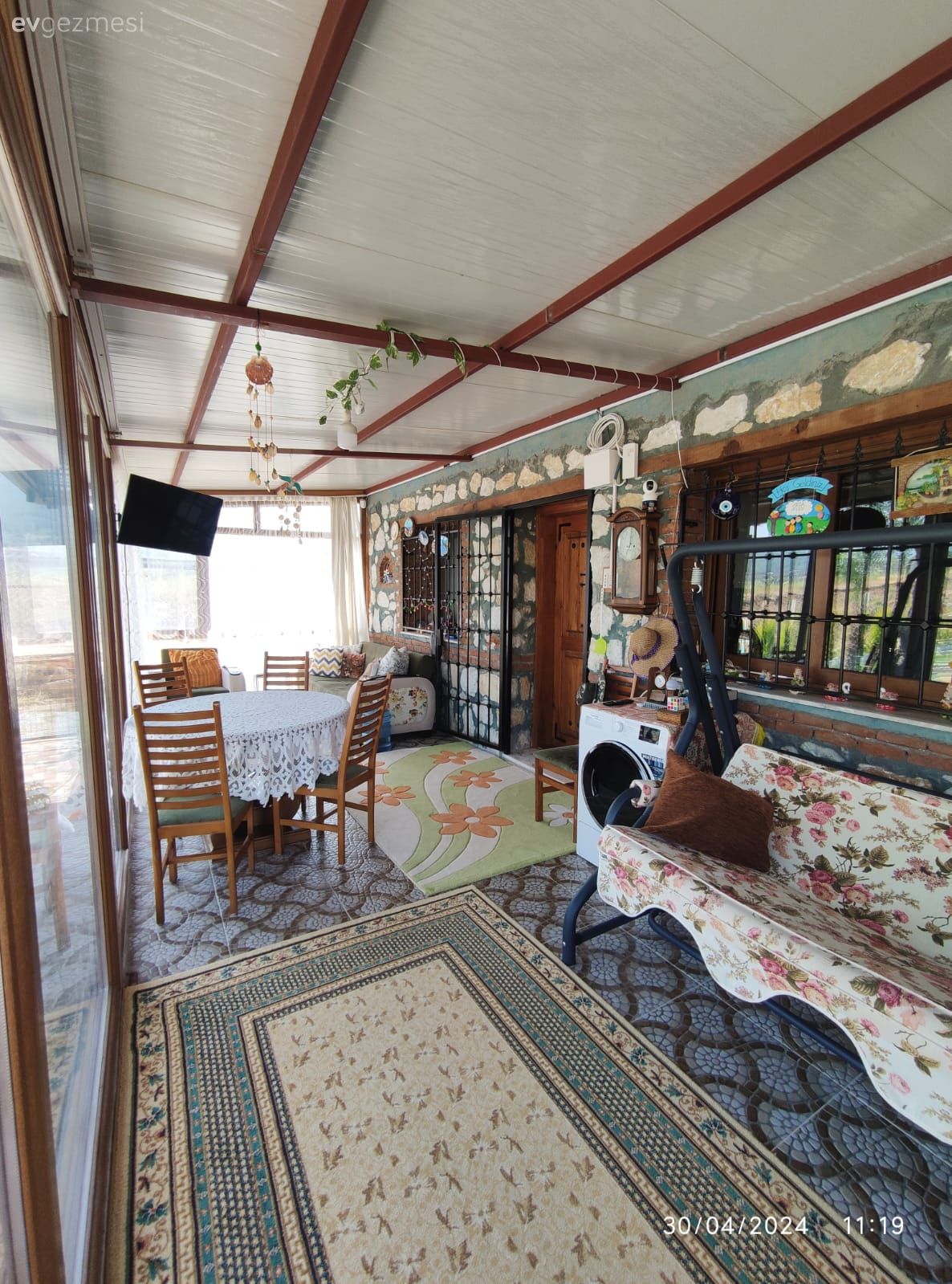 Müstakil Ev Hikâyeleri: Köy Havasını İçine Çeken Rustik Taş Ev!