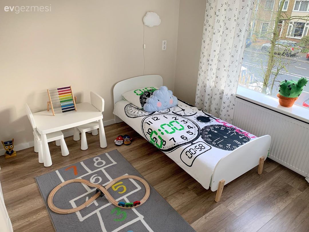 Çocuk Odası, Beyaz, Gri, Çocuk odası halısı, Çocuk odası çalışma masası, Çocuk odası perdesi