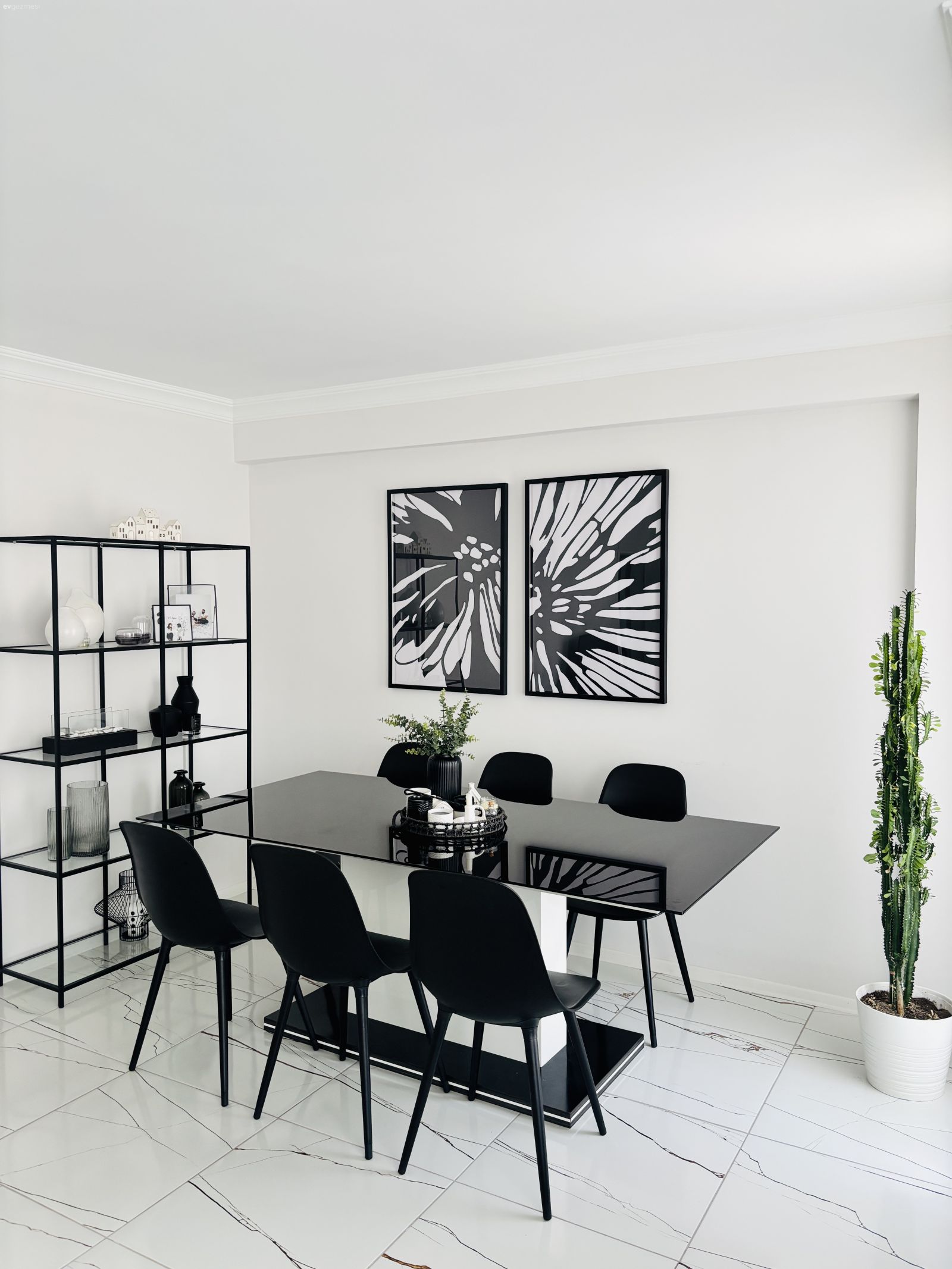 Renkler Kontrast Tarz Modern: Amasya'dan L- Tipi Bir Salon