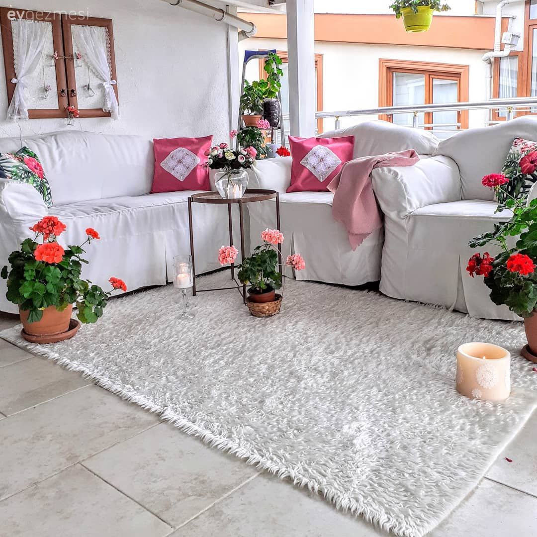 Beyaz, Pembe, Mavi, Kırmızı, Sarı, Berjer, Country, Balkon duvar dekorasyonu, Kırlent, Ev tekstili, Balkon çiçekleri, Saksı, Balkon halısı, Teras