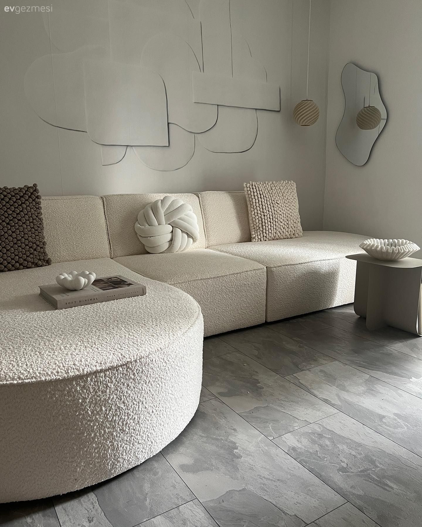 Modern, Salon, Beyaz, Bej, Köşe koltuk, Koltuk takımı, Vizon, Kırlent, Ev tekstili, Duvar dekorasyonu, Sarkıt, Aydınlatma, Ayna, Orta sehpa, Sehpa