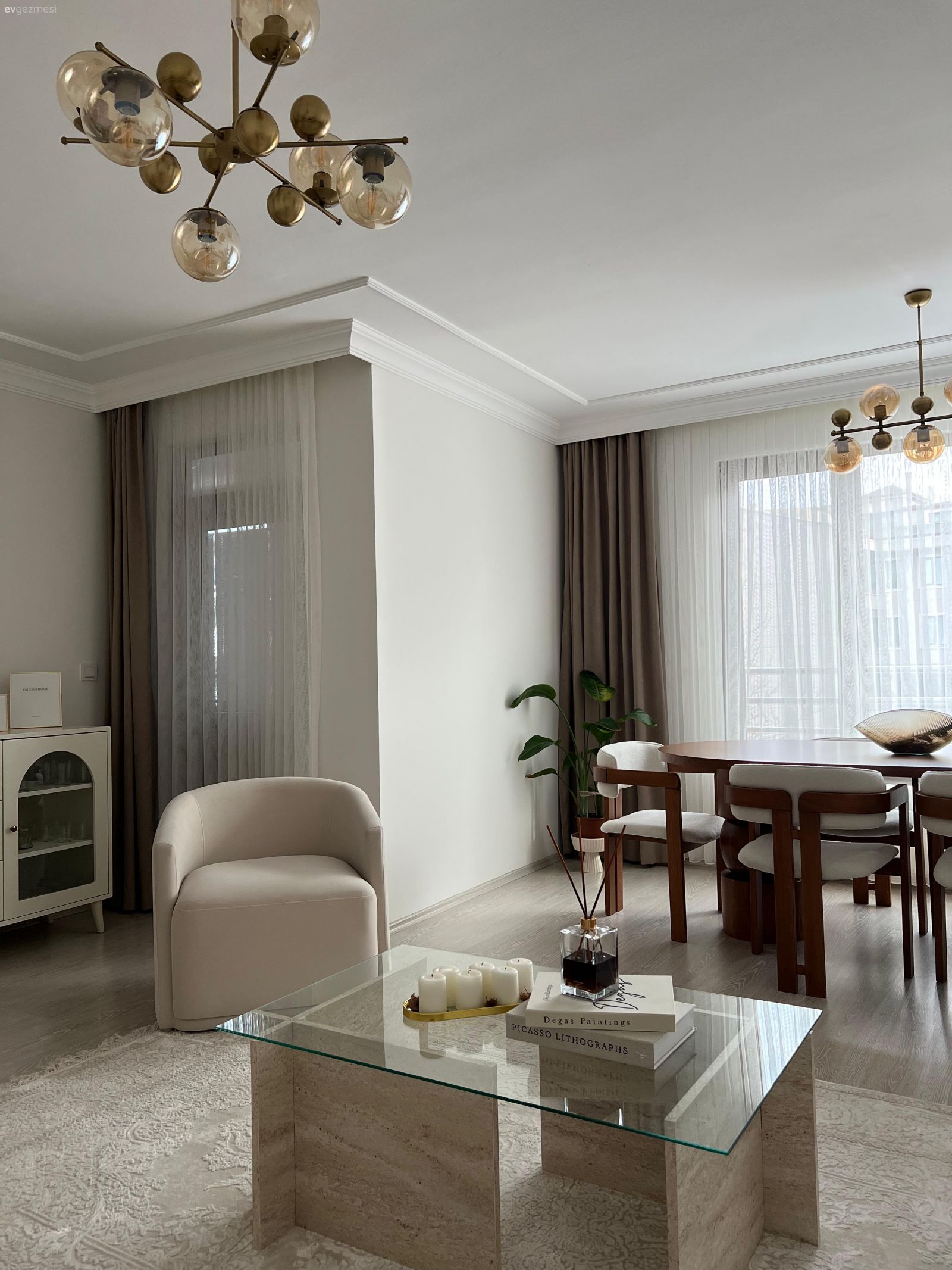 Bu Yalova Evi Dar Alanları Verimli Değerlendirmeye Öncelik Vermiş