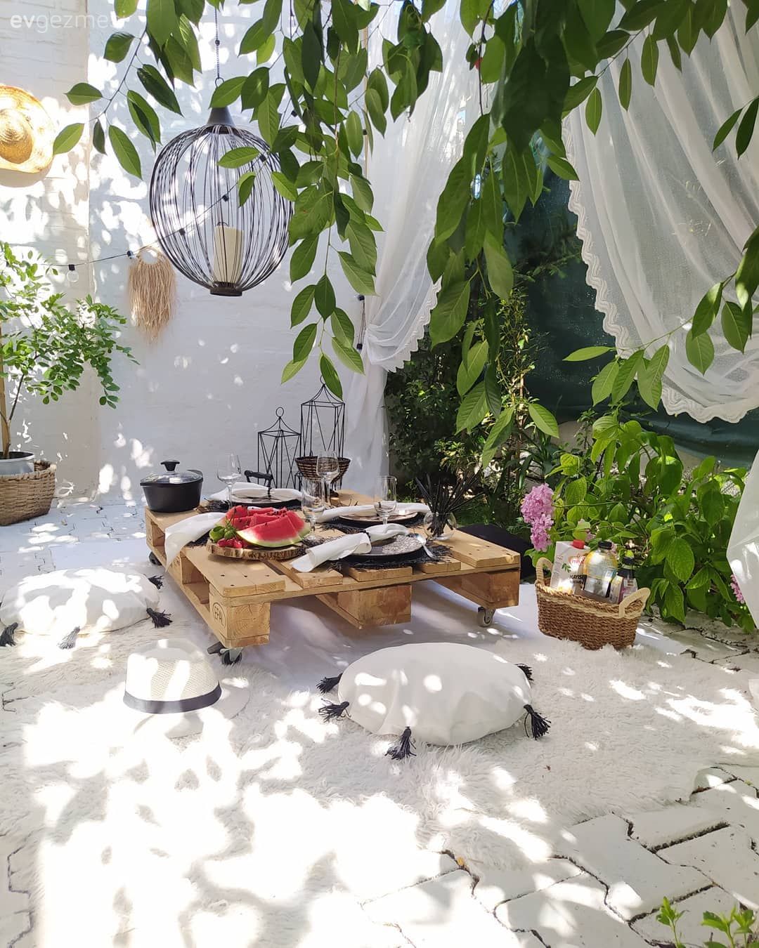 Her Defasında Yeni Bir Hayal Mekânına Dönüşen Şirin Bahçe