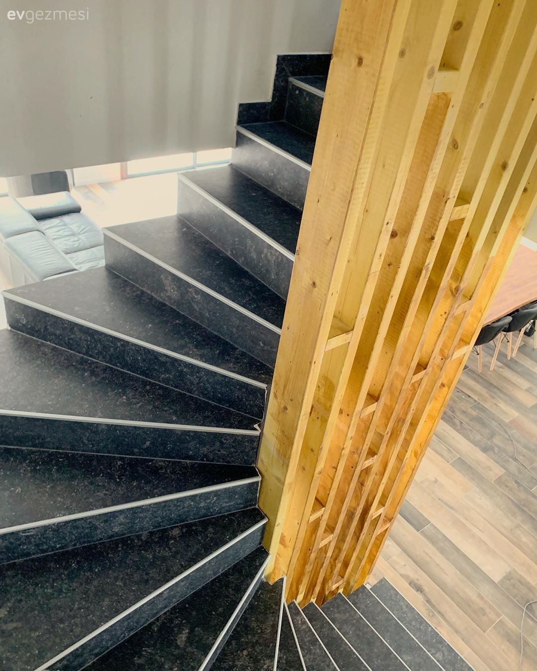 Merdiven, Dubleks evler, Siyah, Beyaz, Fener, Ev Aksesuar, Taş duvar, Duvar dekorasyonu, Parke
