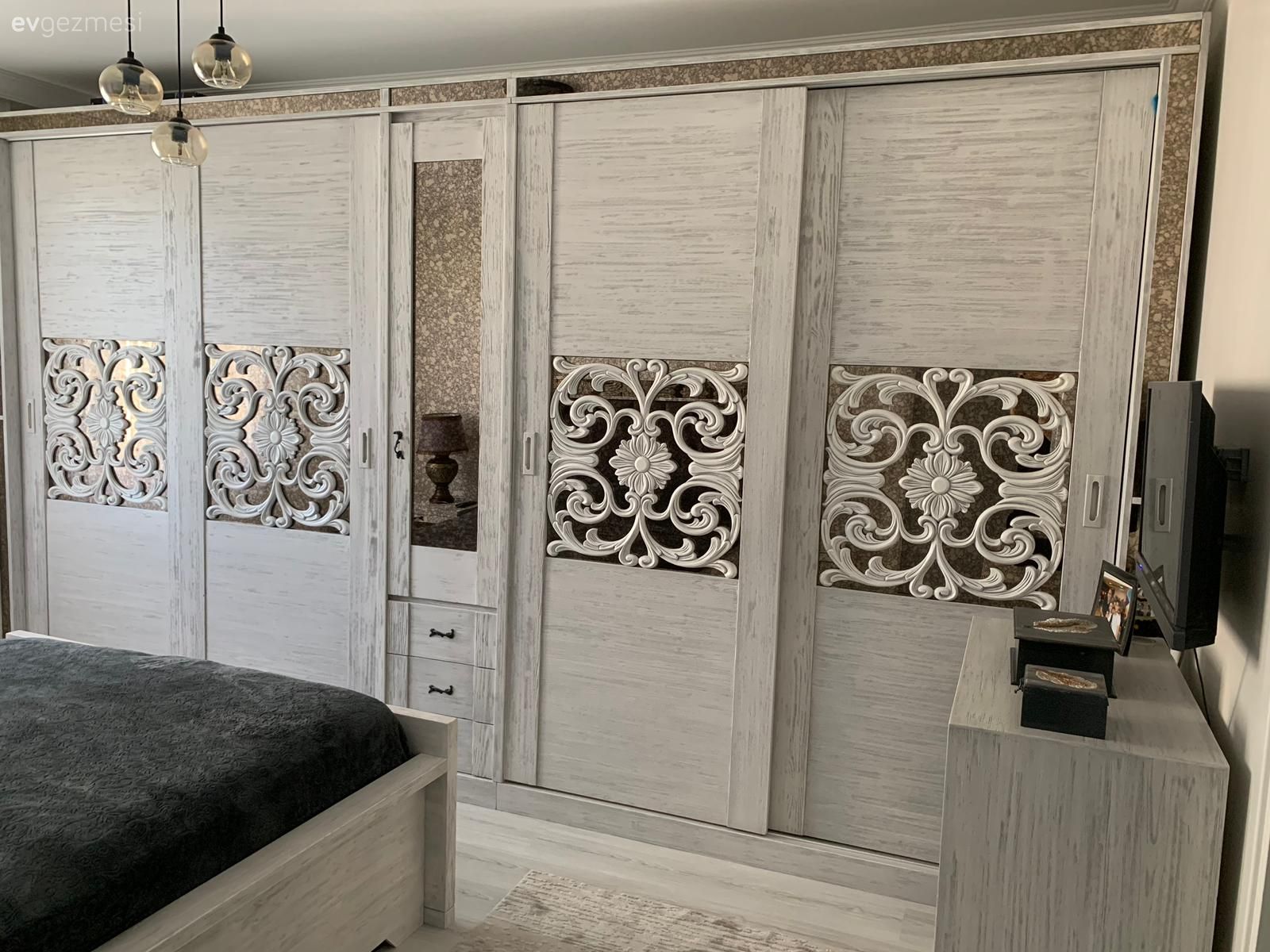 Antik Detaylarla Dolu Bu Ev Geçmişin Günümüze Yansıması