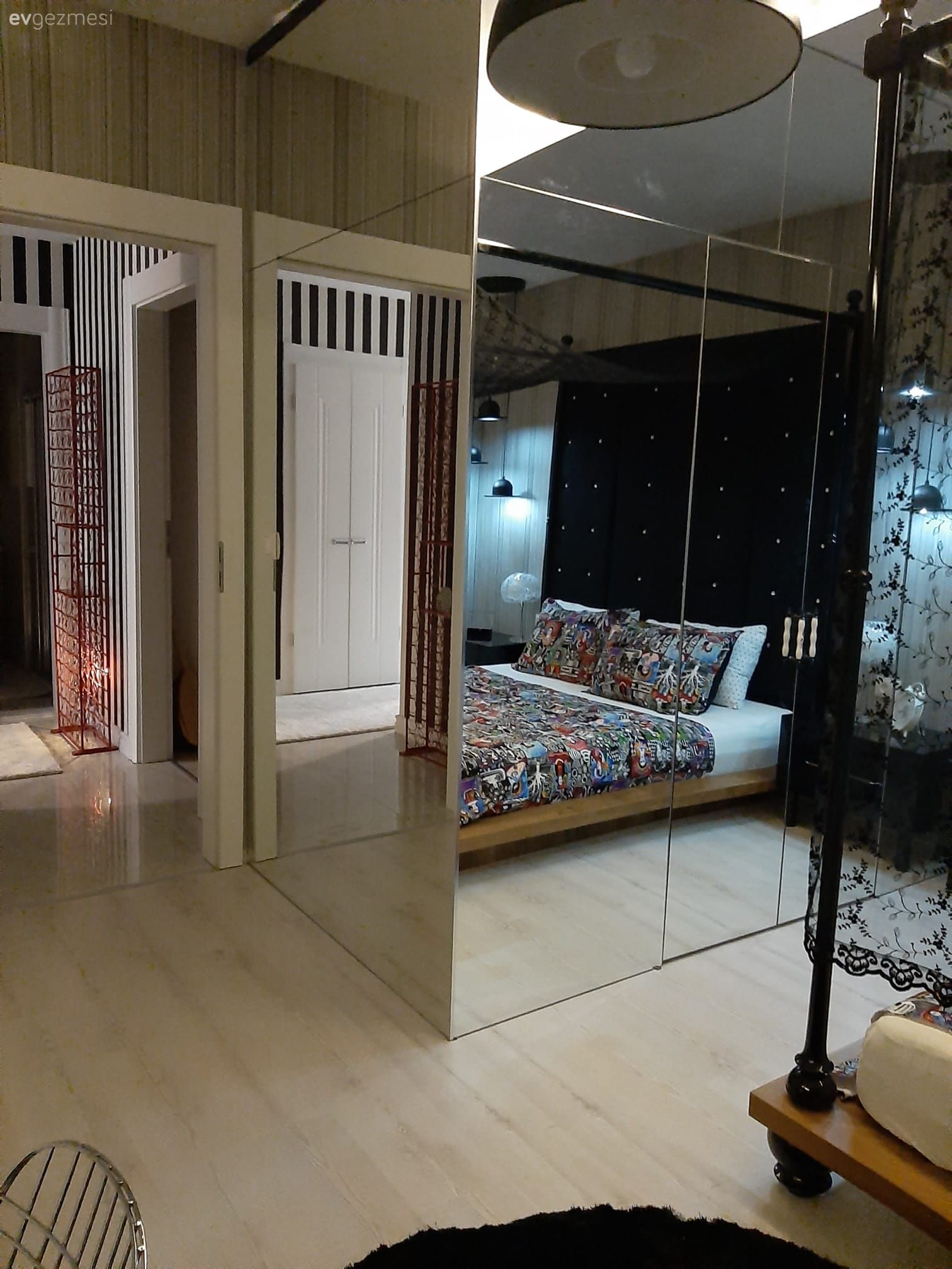 Aynalı mobilya, Ayna, Gardrop, Yatak Odası, Yatak örtüsü