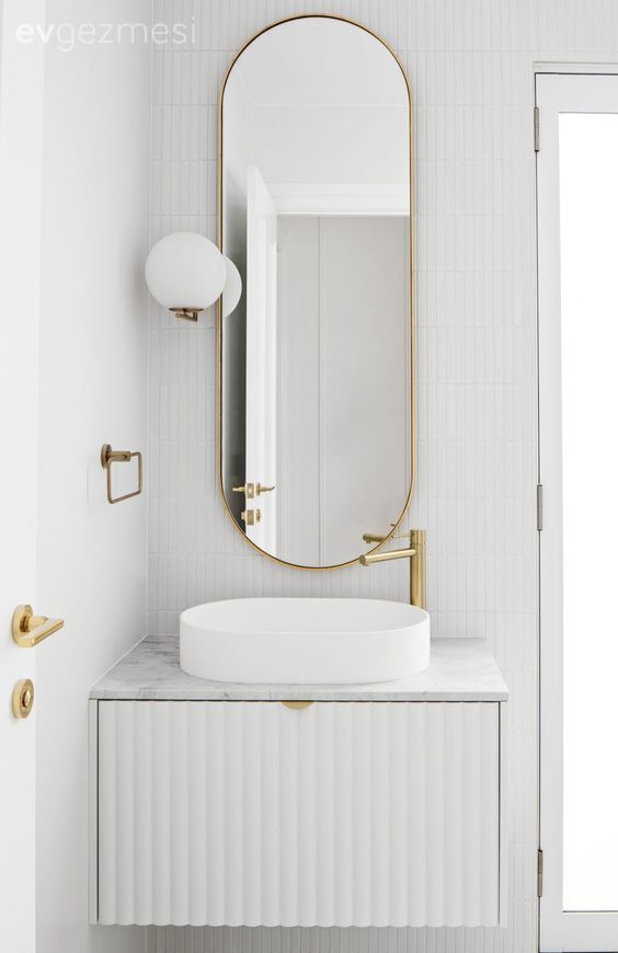 Küçük Banyoyu Nasıl Daha Büyük Gösterebilirsiniz?