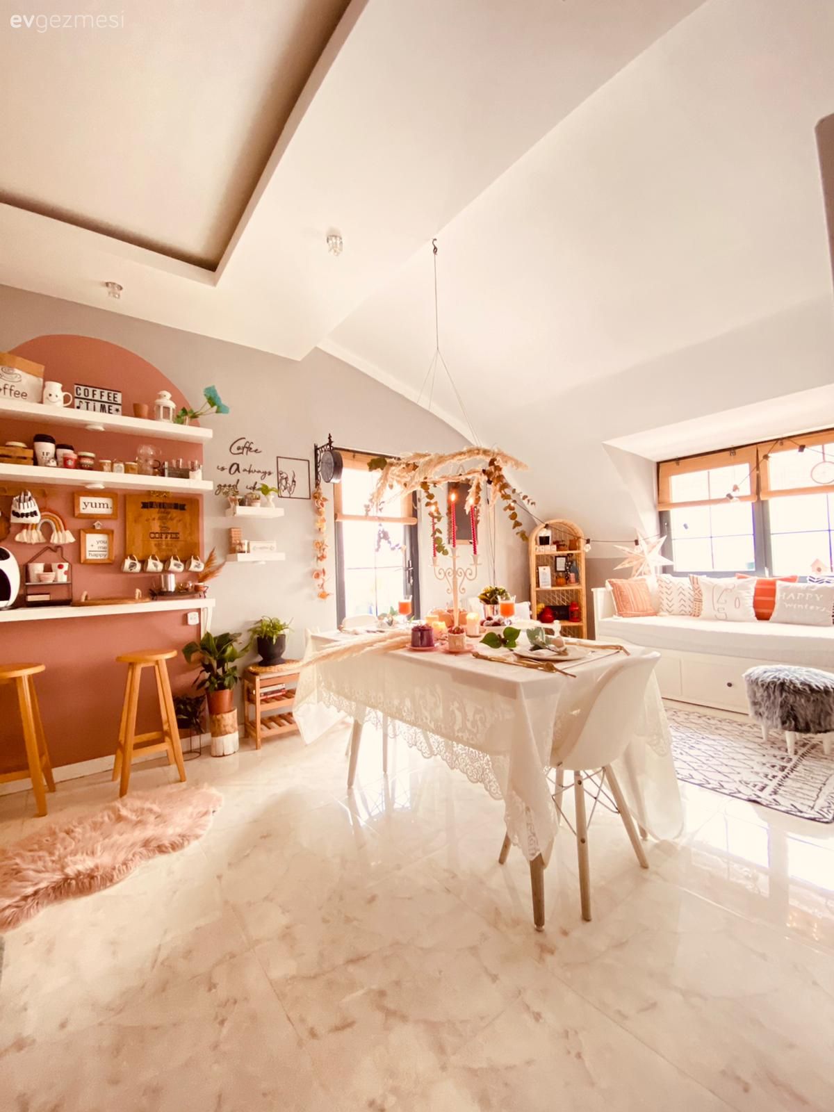 Denizli'deki Bu Çatı Katı Masallardan Ödünç Alınmış Gibi