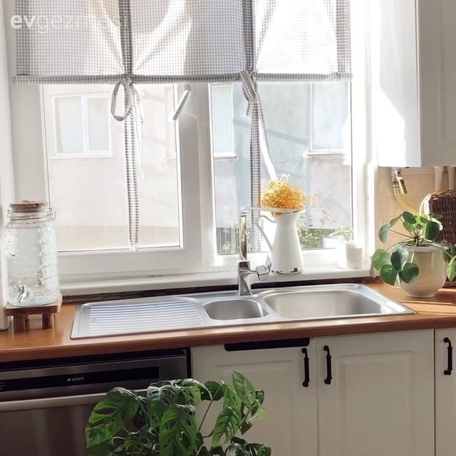 Mutfak, Beyaz ve ahşap mutfak, Beyaz, Siyah, Ahşap mutfak tezgahı, Mutfak tezgahı, Tezgah arası seramik, Mutfak tezgah arası, Modern rustik, Mutfak perdesi, Ankastre, Mutfak aksesuarları