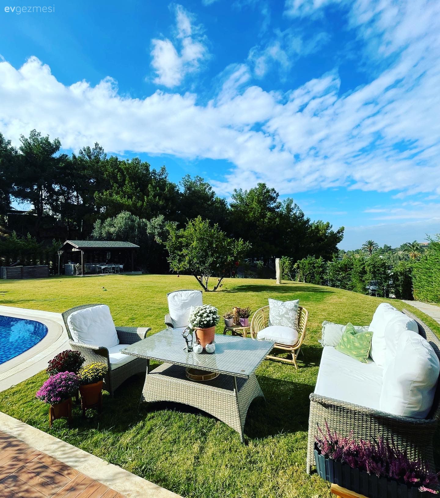 Doğa Ananın Kucağındaki Bu Urla Evi Doğal Olana Meyilli!