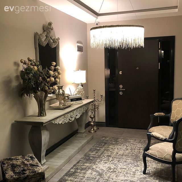 Bu Evde İhtişam ve Natürellik Dengeli Bir Şekilde Buluşmuş