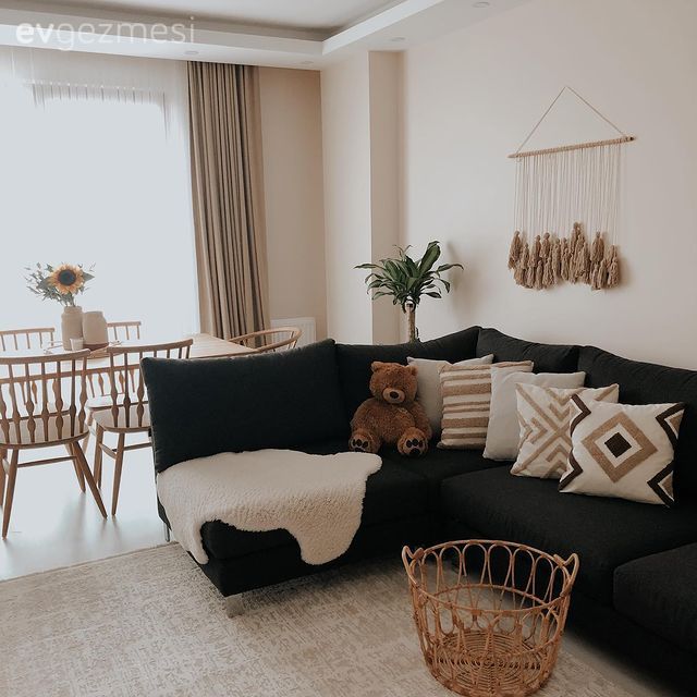 Salon, Bohem Dekorasyon, Krem, Füme, Antrasit  , Köşe koltuk, Koltuk takımı, Kırlent, Ev tekstili, Hasır, Ahşap Mobilya, Sandalye, Mutfak masası, Fon perde, Perde, Tül perde, Halı, Salon halısı, Ev bitkisi, Hasır sepet, Duvar dekorasyonu