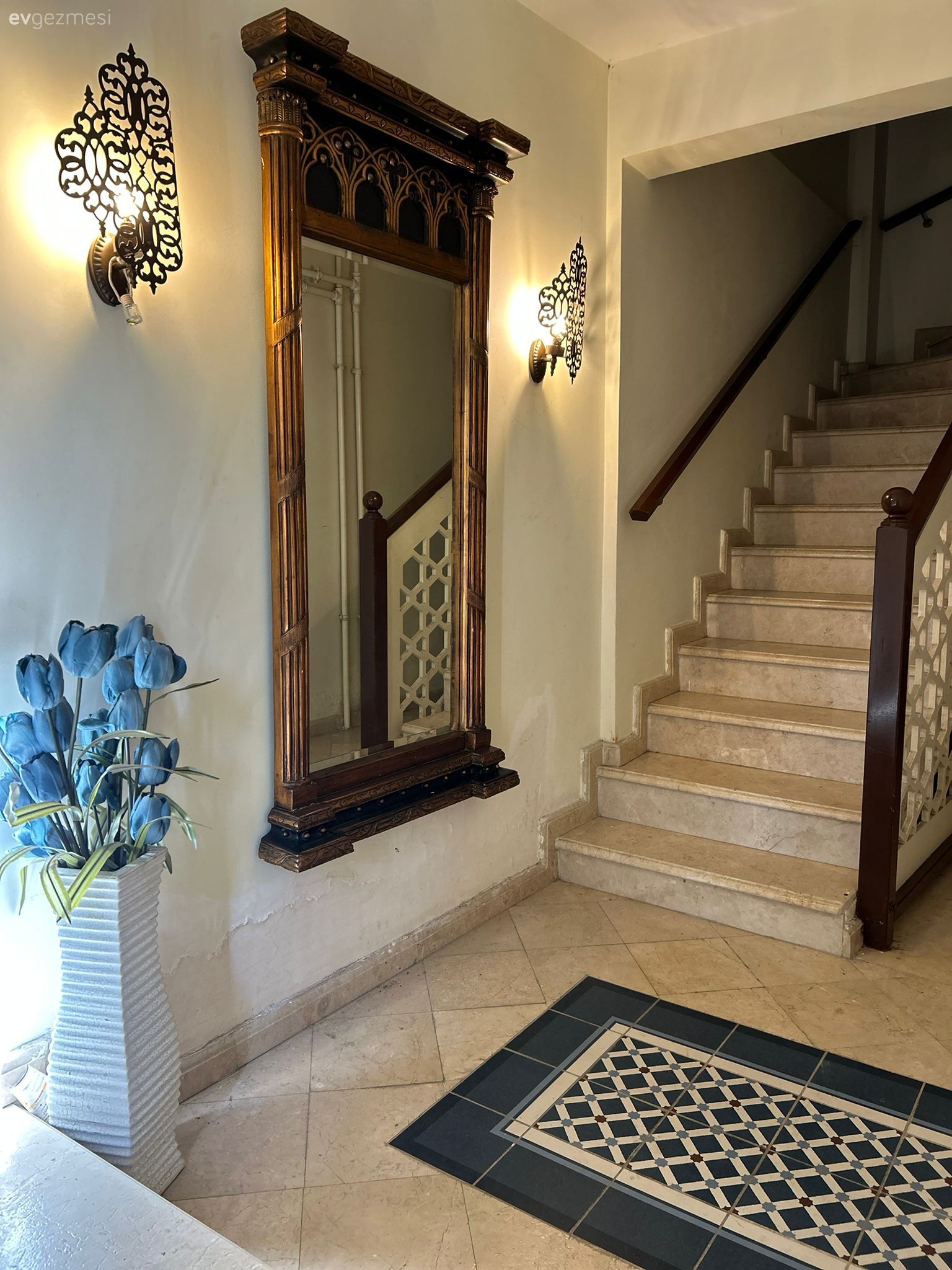 Denize Komşu Bu Dubleks Evde Özenli Detaylar Göze Çarpıyor