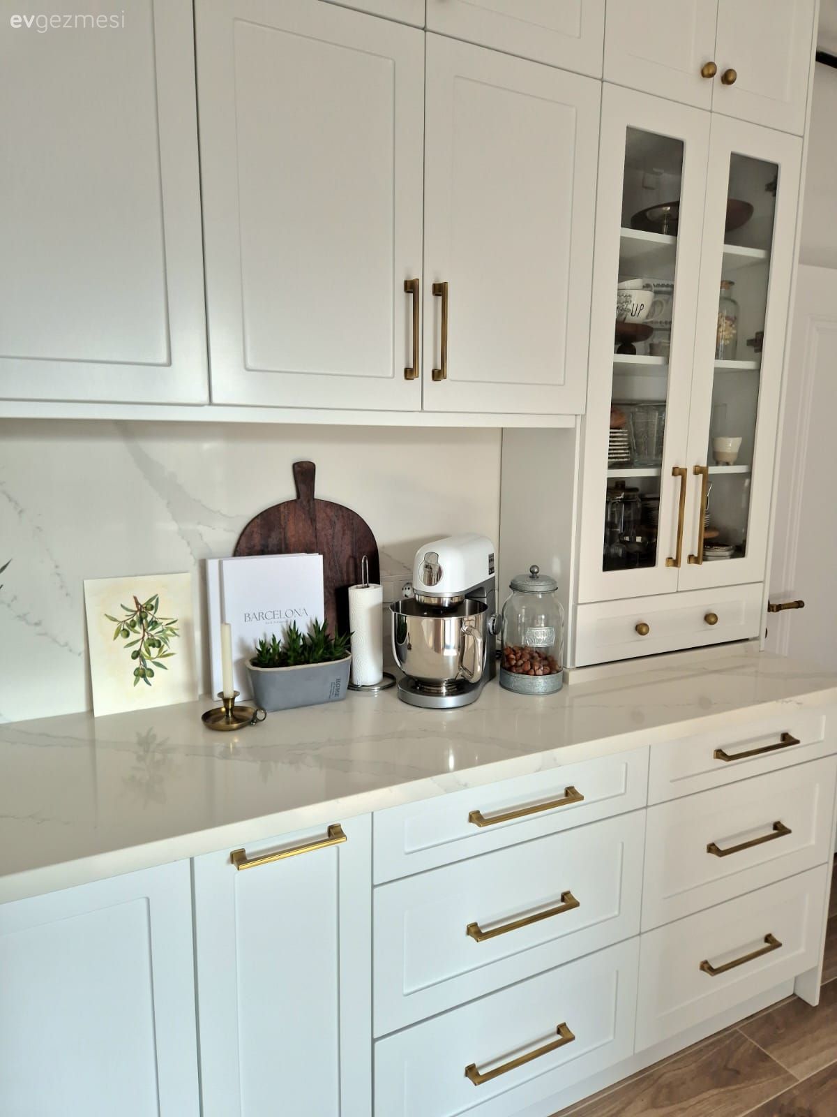 Tavana Kadar Dolaplı Bu Kocaeli Evinde Eşya Koyacak Yer Çok