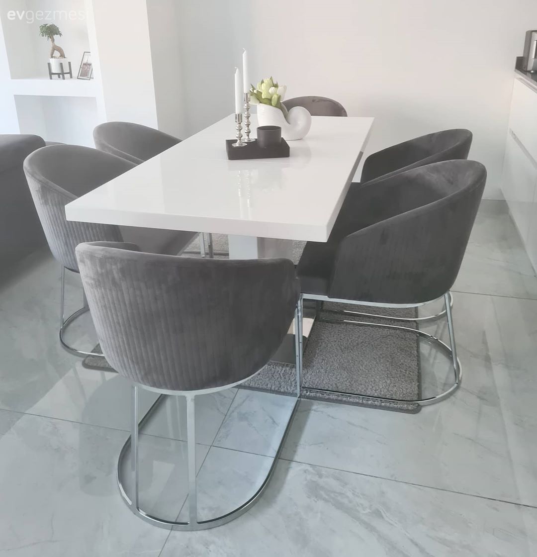 Mutfak masası, Beyaz, Gri, Sandalye, Mutfak zemin seramikleri, Mutfak, Duvar Nişleri